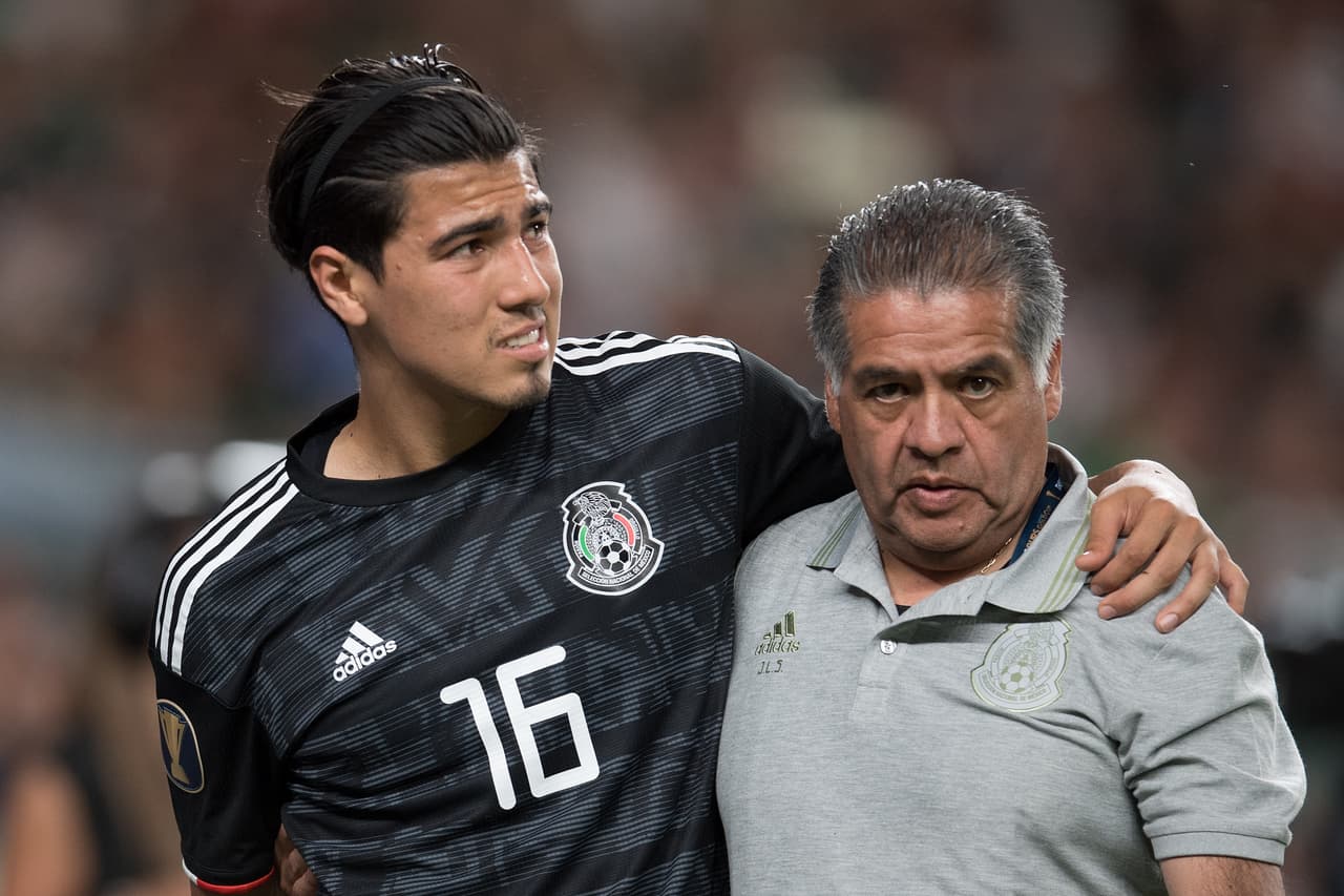 <b>Erick Gutiérrez.</b> Tras un golpe en el entrenamiento, sufrió una fractura del segundo metacarpo en la mano derecha.