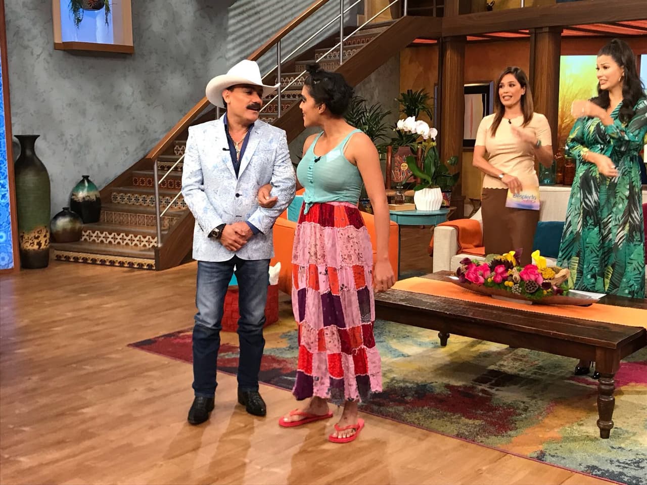 Ella le pidió que la mirara a los ojos y le confesara si le gustaban las dominicanas.