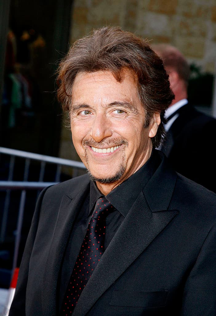 <b>Al Pacino </b>
<br>Es una de las leyendas de Hollywood por su trabajo en películas clásicas como 'El Padrino', 'Caracortada' y de manera más reciente en 'House of Gucci'.