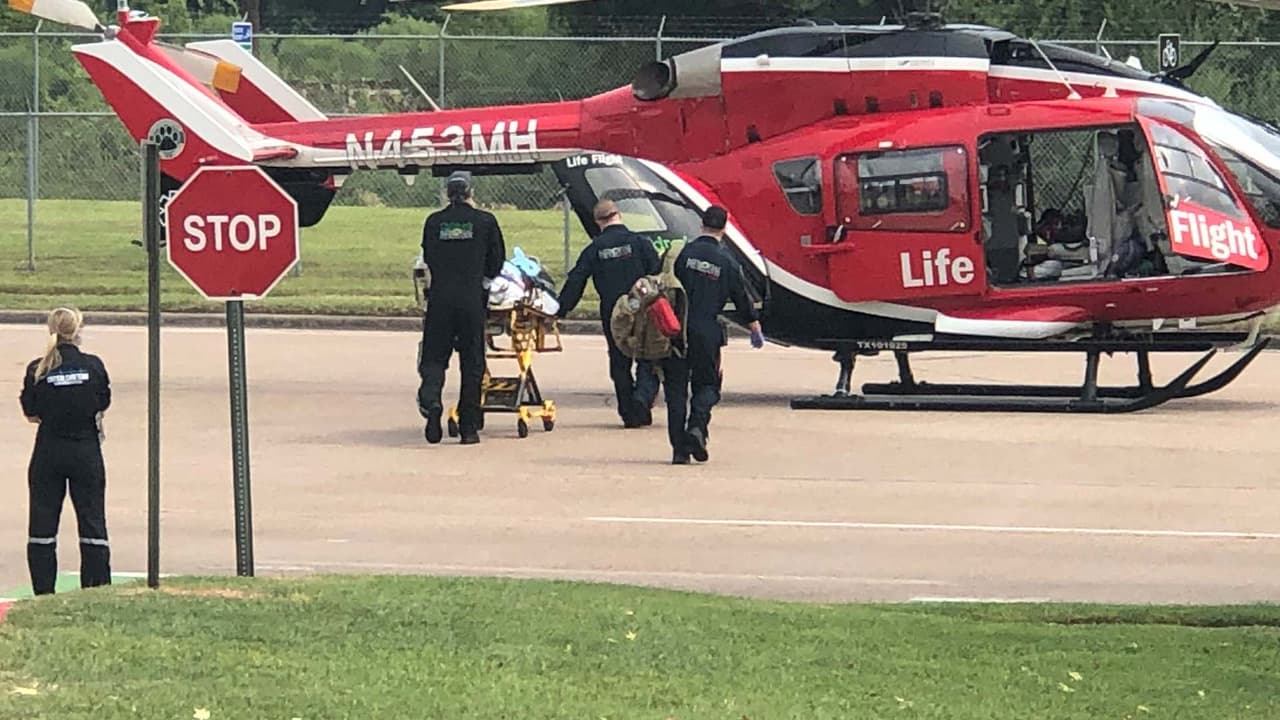 <a href="https://www.univision.com/local/houston-kxln/trasladan-a-bebe-de-11-meses-con-covid-19-tras-no-poder-atenderla-en-houston-por-falta-de-camas-video">Una bebé con covid-19</a> tuvo que ser trasladada a un hospital en 
<a href="https://www.templetx.gov/" target="_blank">Temple, Texas, </a>al no poder atenderla en Houston por falta de camas.