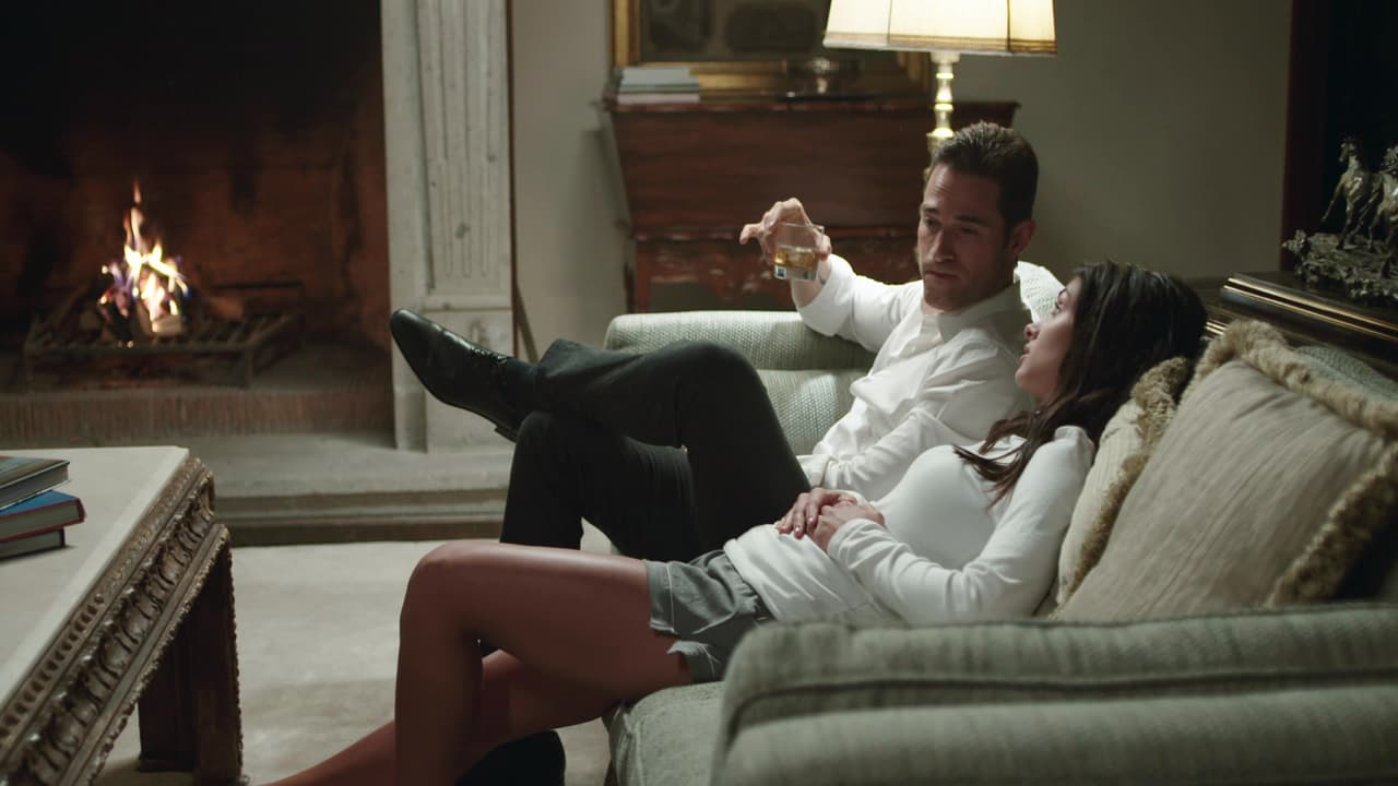 En el más reciente capítulo de El Dragón, que se transmite de lunes a viernes a las 10P/9C por Univision, Adela y Miguel ya no pudieron esconder el amor que ha nacido entre ellos.