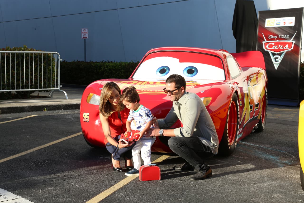 Él iba preparado para jugar con su carrito y con los carrotes que estaban ahí.