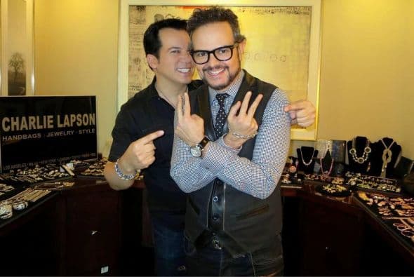 El cantante Aleks Syntek es fan de su trabajo. (Cortesía: Charlie Lapson)