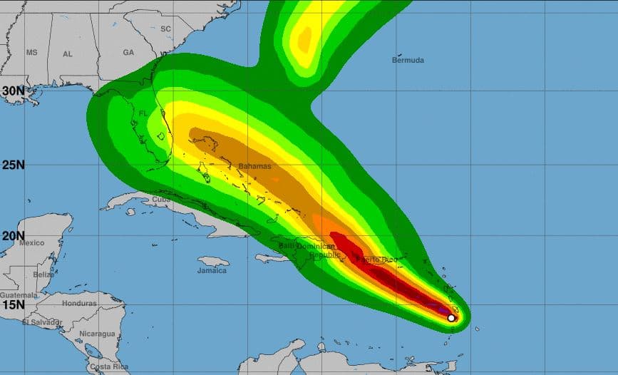 Puerto Rico permanece bajo vigilancia de huracán