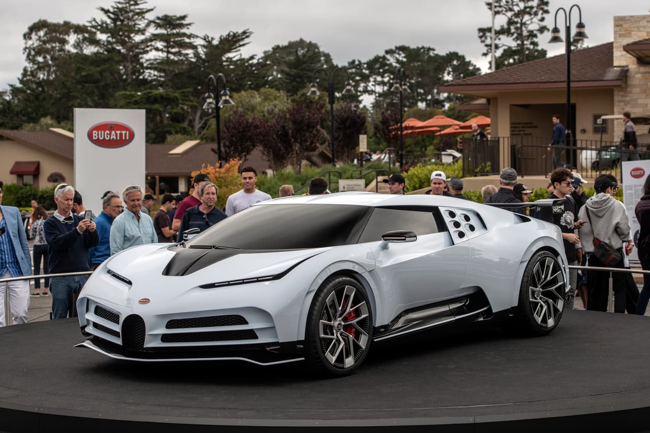 El Bugatti Centodieci monta el mismo W16 de 8.10 litros y cuatro turbos que llevan sus hermanos 
<a href="https://www.univision.com/noticias/a-bordo/bugatti-chiron-prueba-a-bordo-completa-video" target="_blank">Chiron</a>, 
<a href="https://www.univision.com/noticias/superautos/40-personas-pagaron-mas-de-58-millones-por-cada-uno-de-estos-carros-video" target="_blank">Divo</a> y 
<a href="https://www.univision.com/carros/ginebra-2019-bugatti-la-voiture-noire-el-carro-que-nunca-tendras-o-veras-fotos" target="_blank">La Voiture Noire</a>, con la diferencia que en esta exclusiva edición es capaz de generar 1,600 HP a 7,000 rpm.