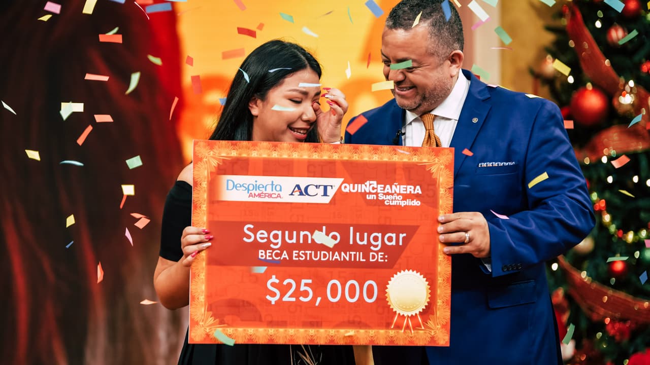Para el segundo lugar el premio consistió en una beca de 25 mil dólares, el cual quedó en manos de Yenisse Sevilla.