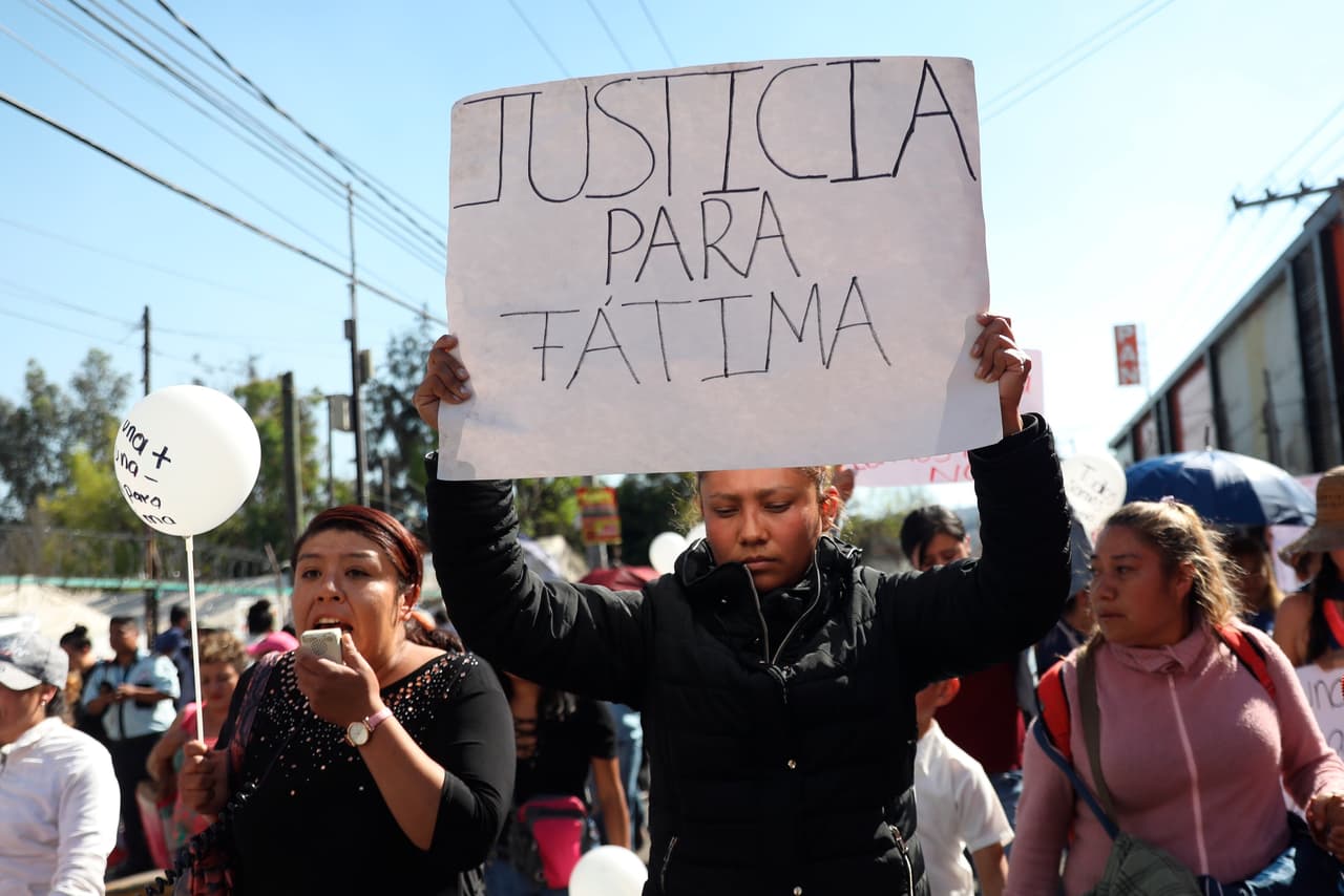 Este lunes se hizo una 
<a href="https://www.univision.com/shows/noticiero-univision/entre-gritos-y-lagrimas-exigen-justicia-por-el-asesinato-de-una-nina-de-7-anos-en-mexico-video">protesta callejera en la comunidad de Tulyehualco, en Ciudad de México</a>, para pedir justicia tras el asesinato de la pequeña Fátima Cecilia, un hecho disparó la indignación y la presión sobre un Gobierno que no ha sido capaz de atajar la crisis de violencia en un país con unos 90 homicidios diarios, diez de ellos feminicidios.