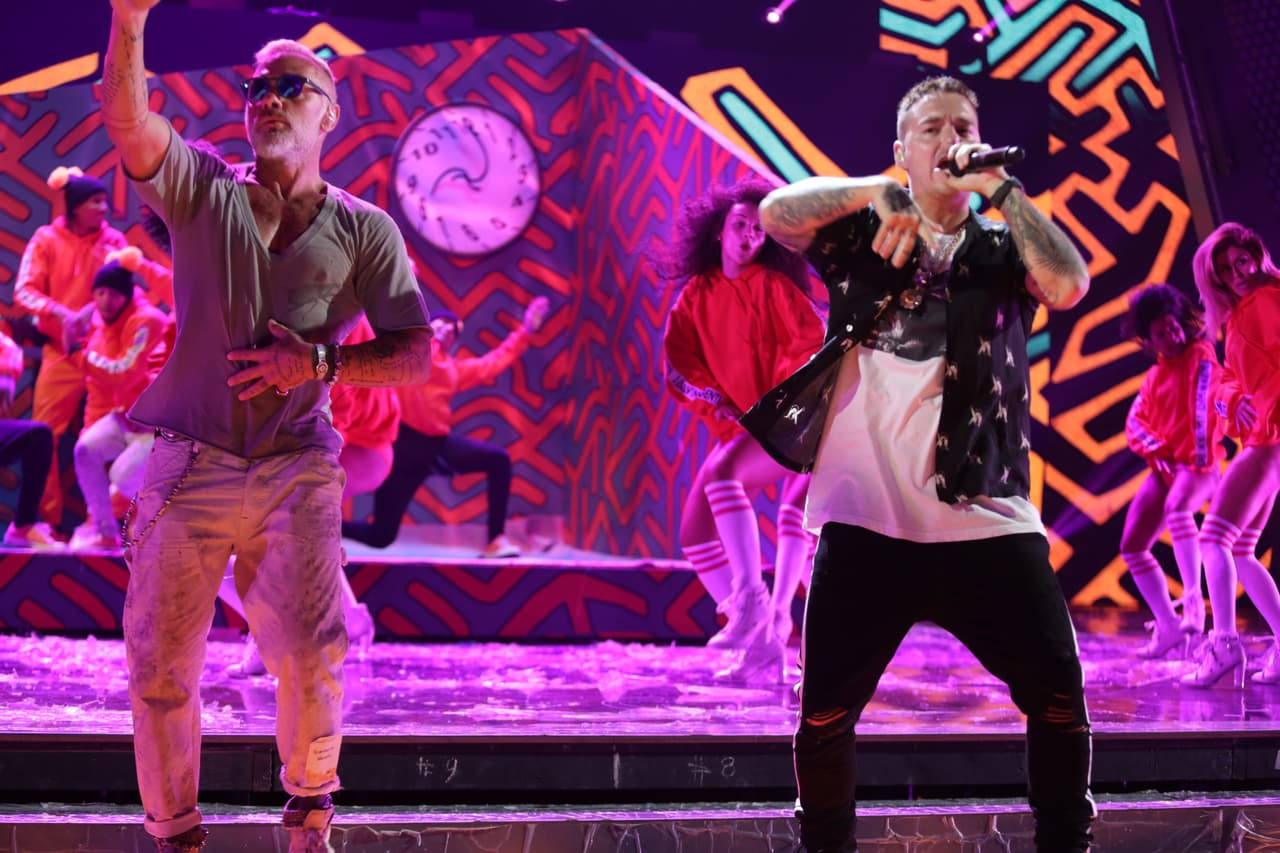 Gianluca estuvo en primera fila durante el concierto que J Balvin ofreció en su tierra.