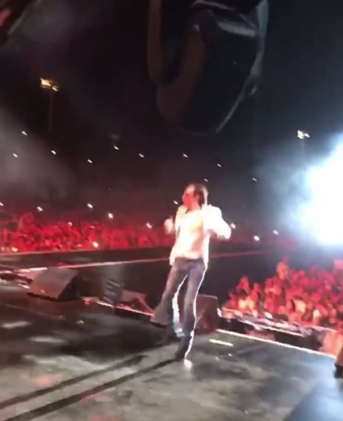 La modelo también se encargó de difundir un pequeño video de la actuación de su novio en el festival, el boricua Marc Anthony.