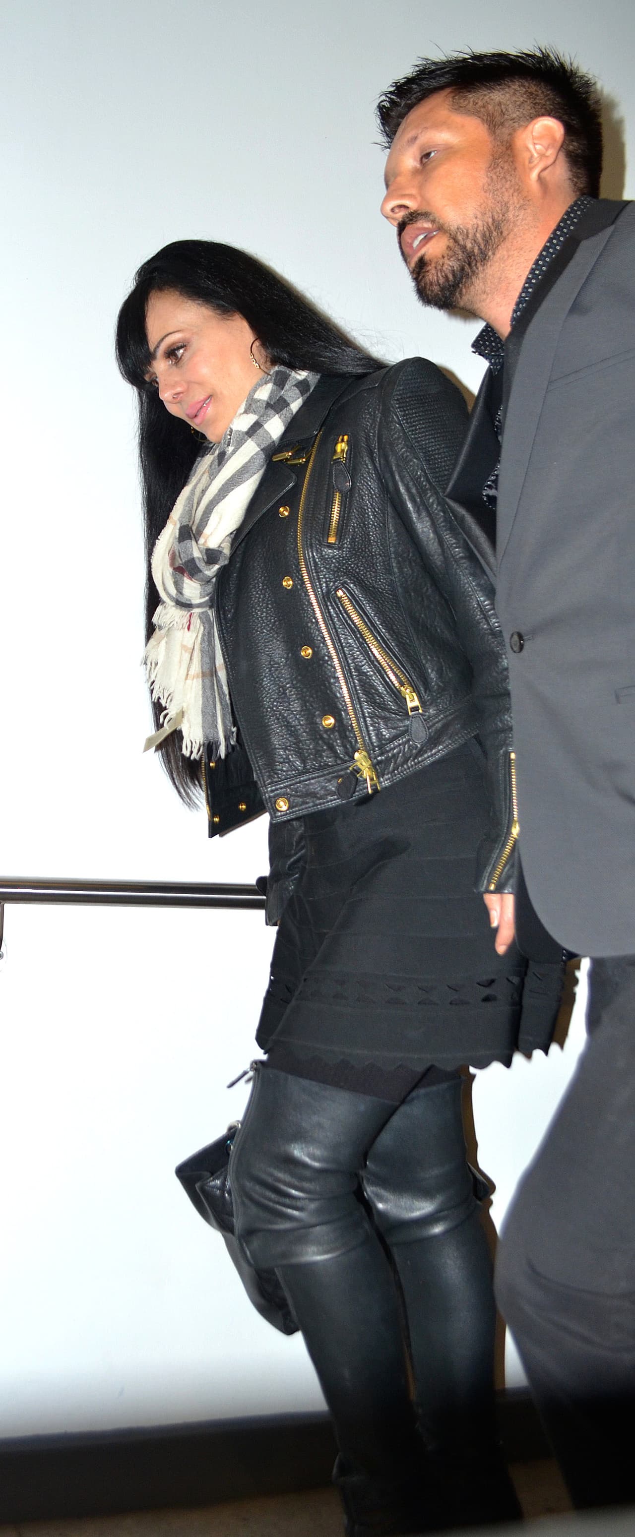 La actriz no quiso decir en cuál estado de México sucedió dicho delito. Sin embargo, señaló que las personas que privaron de la libertad a su esposo le pedían que entregara el dinero que habían cobrado por la presentación.