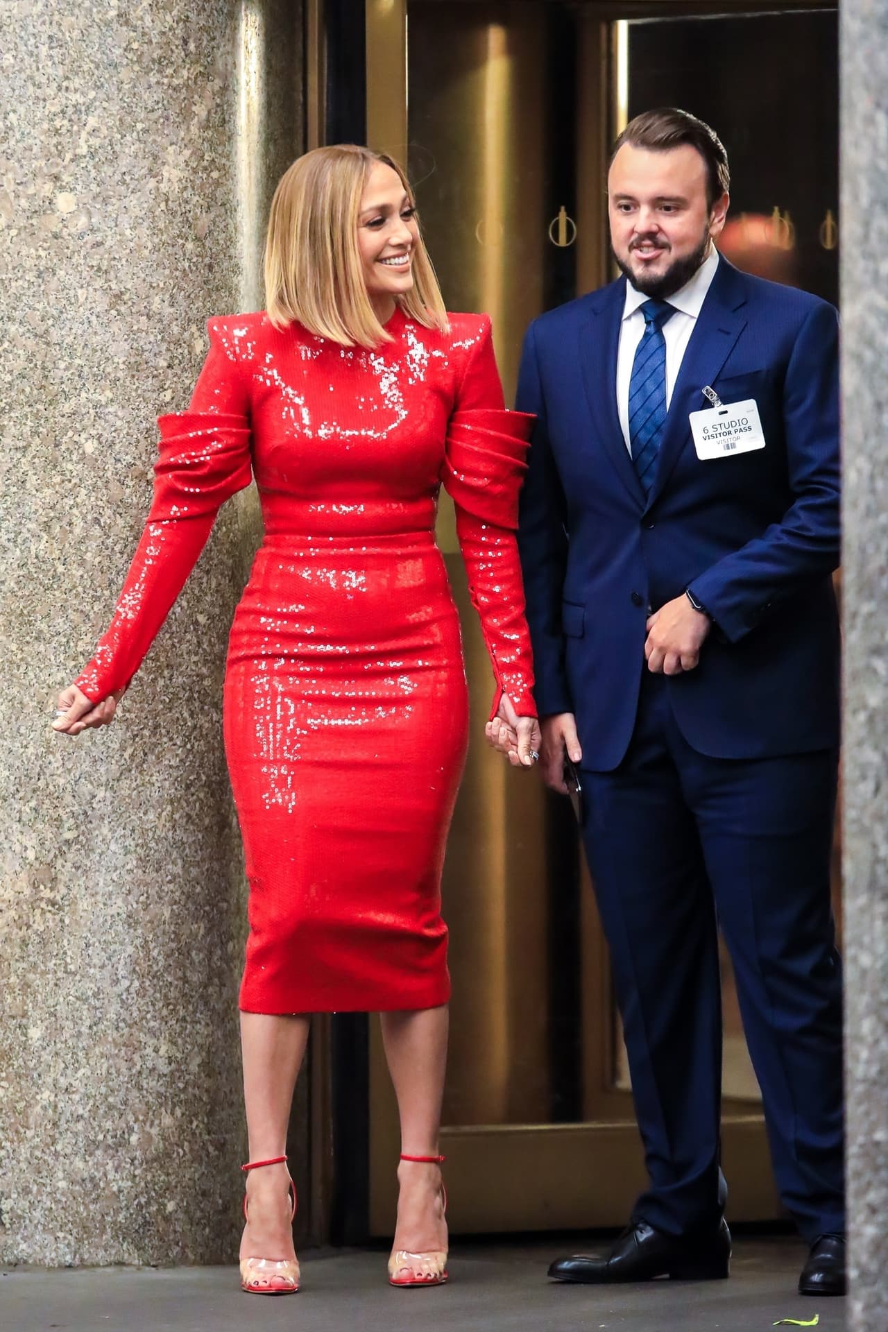 En esta escena, que fue grabada el 2 de octubre, la cantante comparte diálogos con su compañero de reparto, el actor John Bradley.