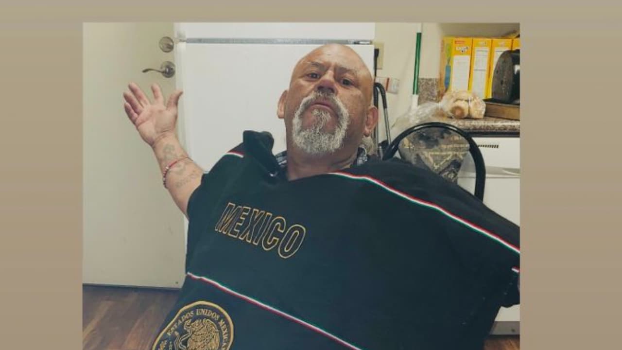 Atropellan a hispano en Fresno; buscan a conductor que se dio a la fuga tras el impacto