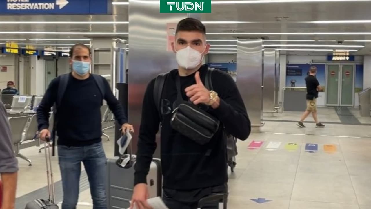 Johan Vásquez llega a Italia para firmar con Genoa