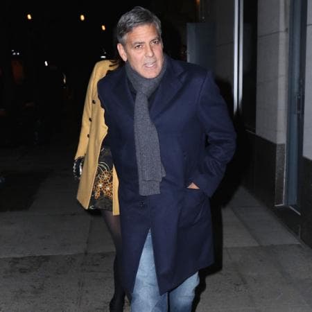 <b><a href="https://www.dailymail.co.uk/femail/article-6997803/Baby-Sussex-shares-birthday-potential-godfather-George-Clooney.html" target="_blank">De acuerdo con The Daily Mail,</a></b> el hecho de que “el bebé de los duques comparta cumpleaños con la estrella de Hollywood, quien es un amigo cercano de la pareja real, le da una posición privilegiada” para ser uno de los padrinos del nuevo miembro de la familia real.