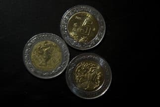 Advierten de riesgo inflacionario por la caída del peso mexicano ante el dólar