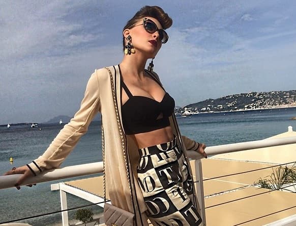 Ya que seguro con ella aplica el dicho de "Debe ser terrible tenerme, y después perderme", y queda claro por qué lo diría.