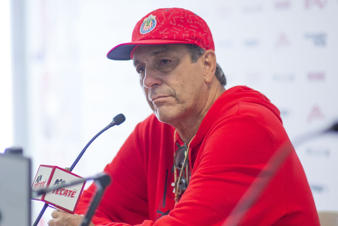 Tomas Boy, Guadalajara. El técnico fue destituido de su cargo dos días del Clásico de Clásicos. Sus números no fueron los mejores durante este torneo: cuatro victorias, dos empates y ocho derrotas.