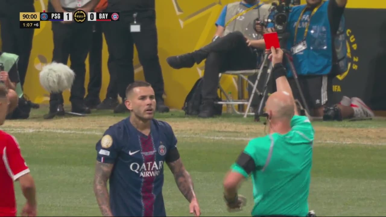 ¡Locura en el Mercedes-Benz Stadium! Tarjeta roja a Lucas Hernández