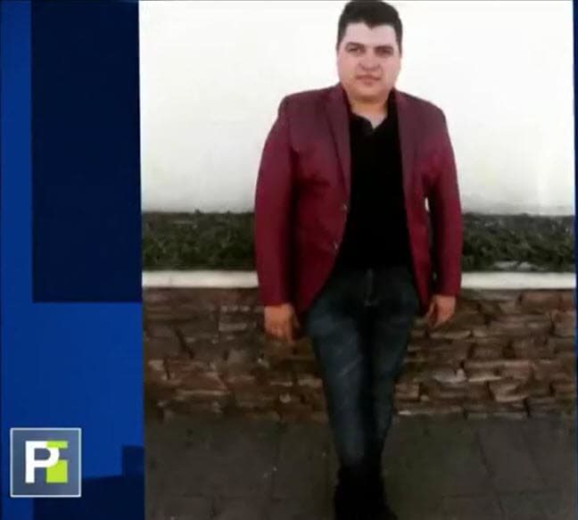 El 24 de junio también se dio a conocer el 
<b><a href="https://www.univision.com/shows/primer-impacto/muere-un-integrante-de-septima-banda-por-supuestas-complicaciones-derivadas-de-covid-19-video" target="_blank">fallecimiento del músico Armando Cardona</a></b>, de 30 años, a consecuencia del contagioso virus. Él era miembro de La Séptima Banda. Estuvo hospitalizado en Sinaloa, México. Se recuperó, fue dado de alta, pero luego fue reingresado al presentar problemas de presión arterial y diabetes.
<br>