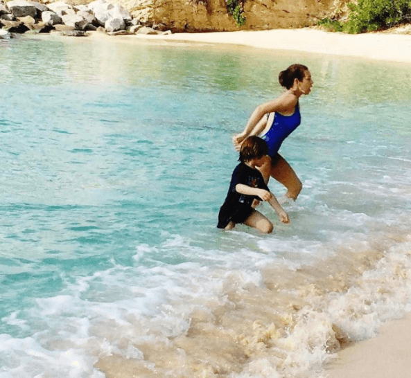 Matthew Alejandro llegó a llenar de luz el hogar de sus exitosos padres.