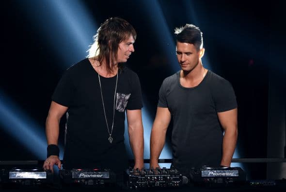 Los DJ's pusieron a bailar al público con sus mezclas.