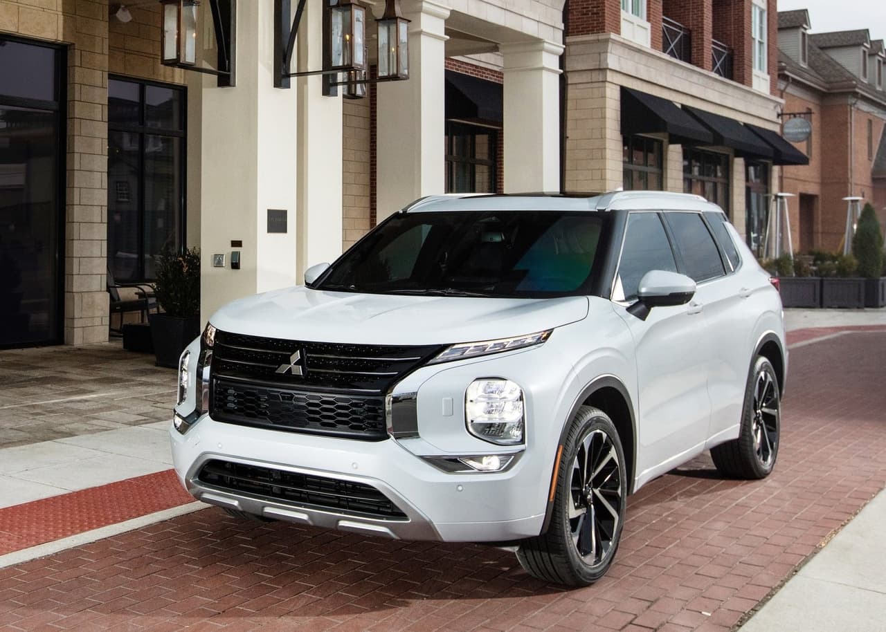 <h3 class="cms-H3-H3"><b>9. Mitsubishi Outlander</b></h3>
<br>
<br>
<b>Tiempo promedio que le toma en venderse:</b> 28.4 días
<br>
<b>Precio promedio:</b> 23,525 dólares