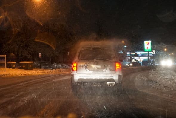 Las autoridades recomiendan precaución en las carreteras que conectan Virginia con Washington DC.