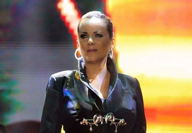 Así que estas talentosas del género regional mexicano no dudan un instante en lucir outfits muy cute y al mismo tiempo, que hagan lucir sus raíces mexicanas.