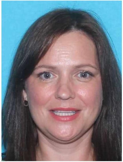 Madre e hijo fueron hallados sin vida en el interior de un vehículo. Por ahora se desconoce la causa de sus muertes.
<br>