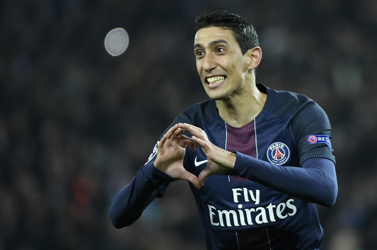 El argentino Ángel Di María tuvo uno de los más altos salarios gracias a su traspaso al Manchester United, pero allí no tuvo buen rendimiento. Ahora con PSG vive épocas más brillantes, con 29 años de edad y una valoración de 50 millones de dólares. Parece difícil un traspaso por ahora pues tiene contrato hasta 2019.