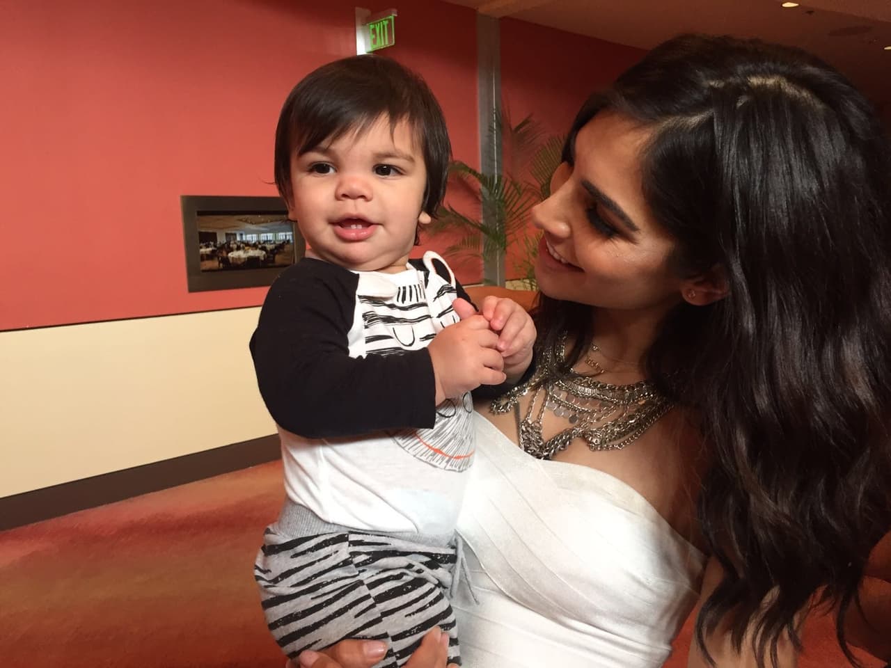 Si hay alguien que disfruta la búsqueda de nuevos talentos es nuestra bella conductora, quien aprovecha cada ciudad de audiciones para compartir con el público, dar consejos, tomarse fotos e invitar a todos a ser parte de la segunda temporada del show.