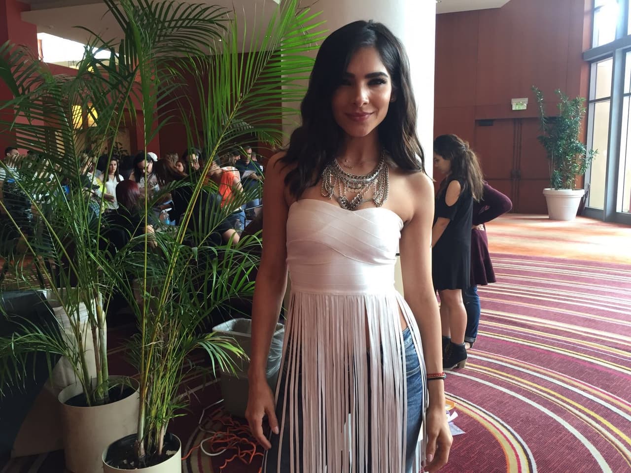 Si hay alguien que disfruta la búsqueda de nuevos talentos es nuestra bella conductora, quien aprovecha cada ciudad de audiciones para compartir con el público, dar consejos, tomarse fotos e invitar a todos a ser parte de la segunda temporada del show.