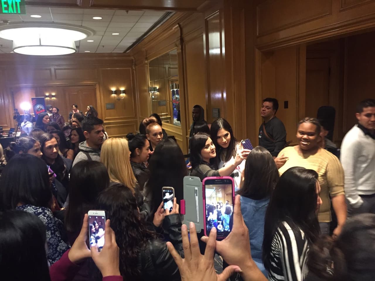 Si hay alguien que disfruta la búsqueda de nuevos talentos es nuestra bella conductora, quien aprovecha cada ciudad de audiciones para compartir con el público, dar consejos, tomarse fotos e invitar a todos a ser parte de la segunda temporada del show.