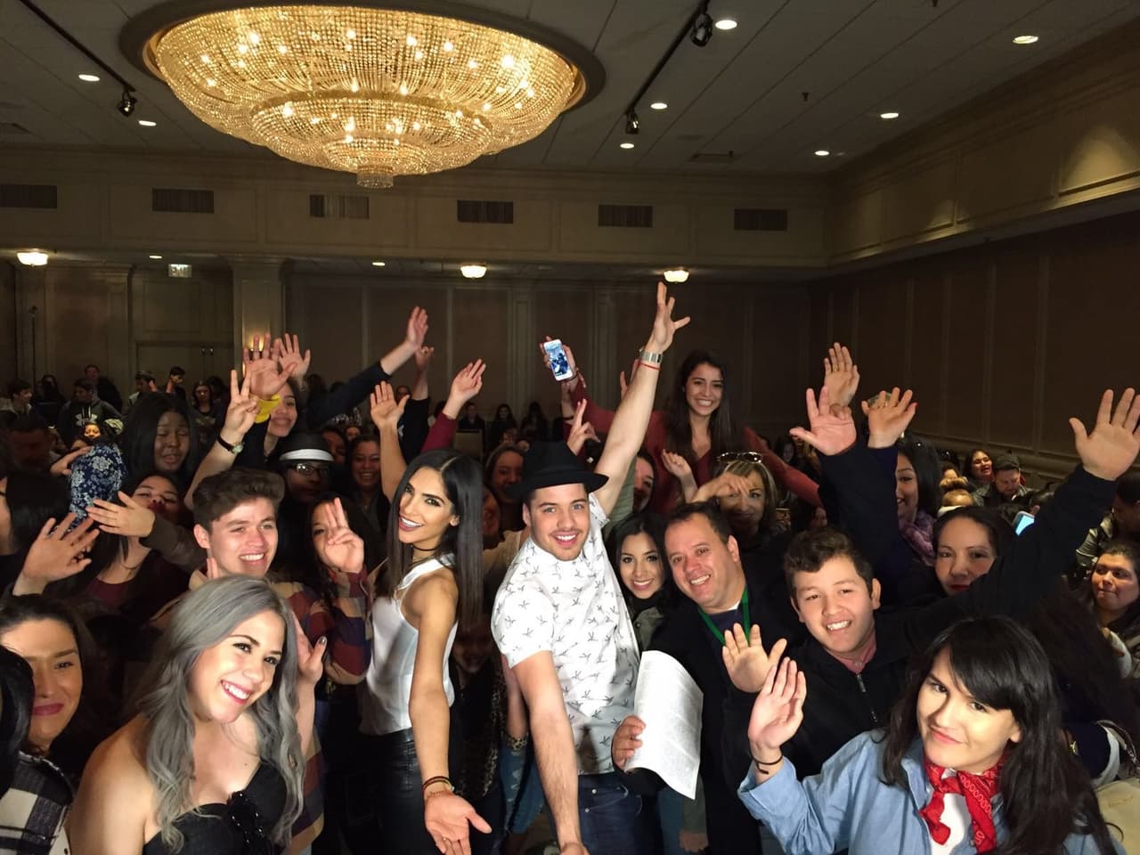 Si hay alguien que disfruta la búsqueda de nuevos talentos es nuestra bella conductora, quien aprovecha cada ciudad de audiciones para compartir con el público, dar consejos, tomarse fotos e invitar a todos a ser parte de la segunda temporada del show.