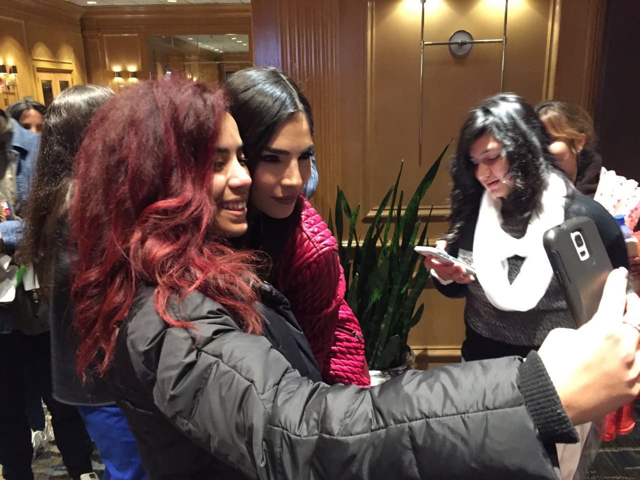 Si hay alguien que disfruta la búsqueda de nuevos talentos es nuestra bella conductora, quien aprovecha cada ciudad de audiciones para compartir con el público, dar consejos, tomarse fotos e invitar a todos a ser parte de la segunda temporada del show.