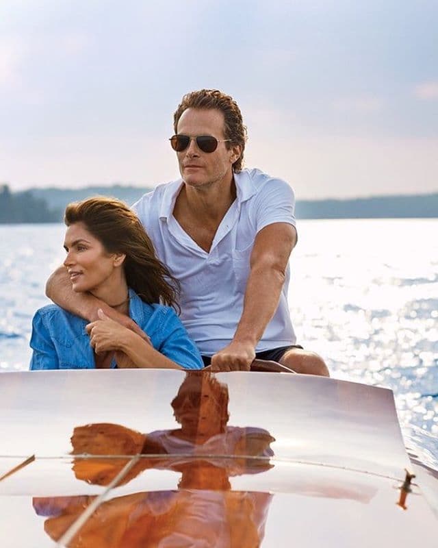 Cindy Crawford compartió esta romántica foto junto a su esposo, Rande Gerber.