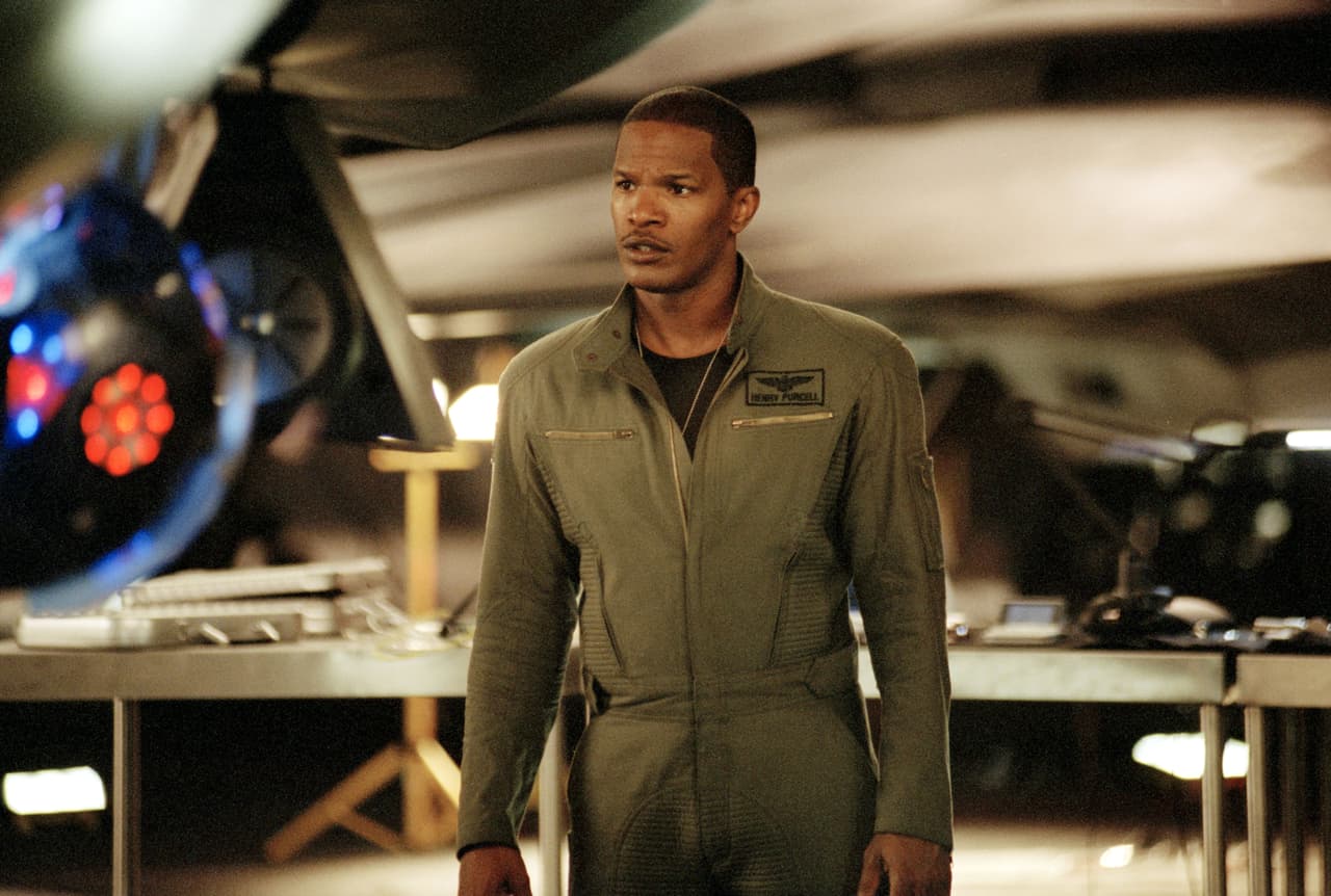 Cuando se estrenó su siguiente cinta, el público estaba ansioso por ver lo que Jamie Foxx lograría. Sin embargo, ‘Stealth’ (2005) no resultó del gusto de los críticos, pues consideraron que era una mezcla mal lograda de ‘Top Gun’ y ‘2001: A Space Odyssey’.