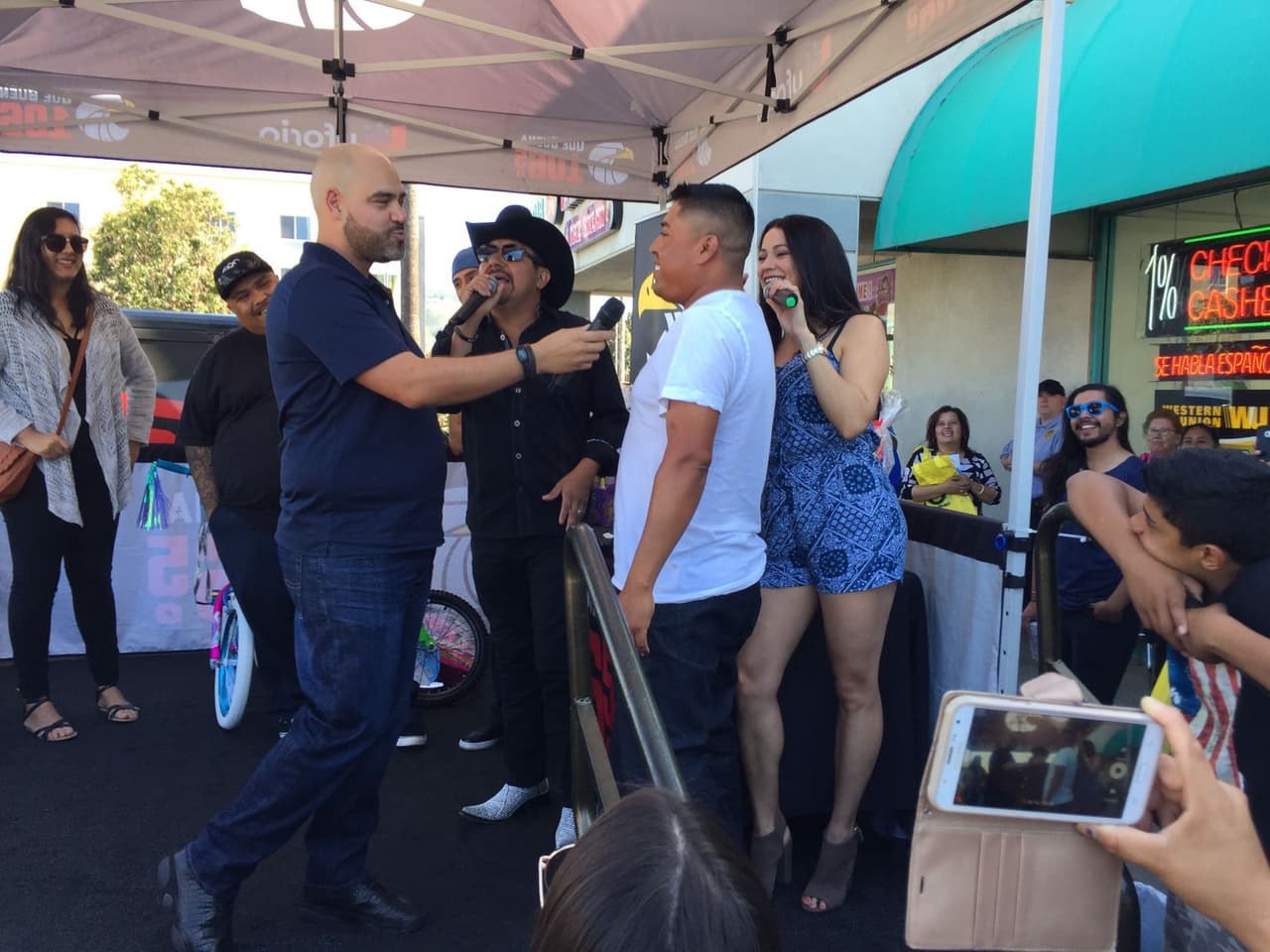 Raúl 'El Pelón', Carla Medrano y El Feo se enamoraron del cariño por parte de sus seguidores en San Diego.