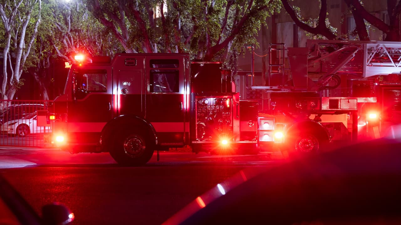 Incendio en Newark deja dos mujeres en estado crítico; fuego alcanzó tres edificios