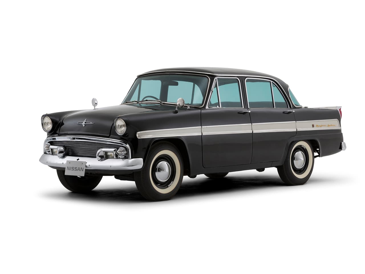 Su origen data de abril de 1957 cuando Prince Motors lanzó al mercado al elegante Prince Skyline como sucesor del Prince Sedan. Destacó por tecnología innovadora como limpiaparabrisas con 2 velocidades y eje tipo De Dion (Foto: Prince Skyline Deluxe 1957).