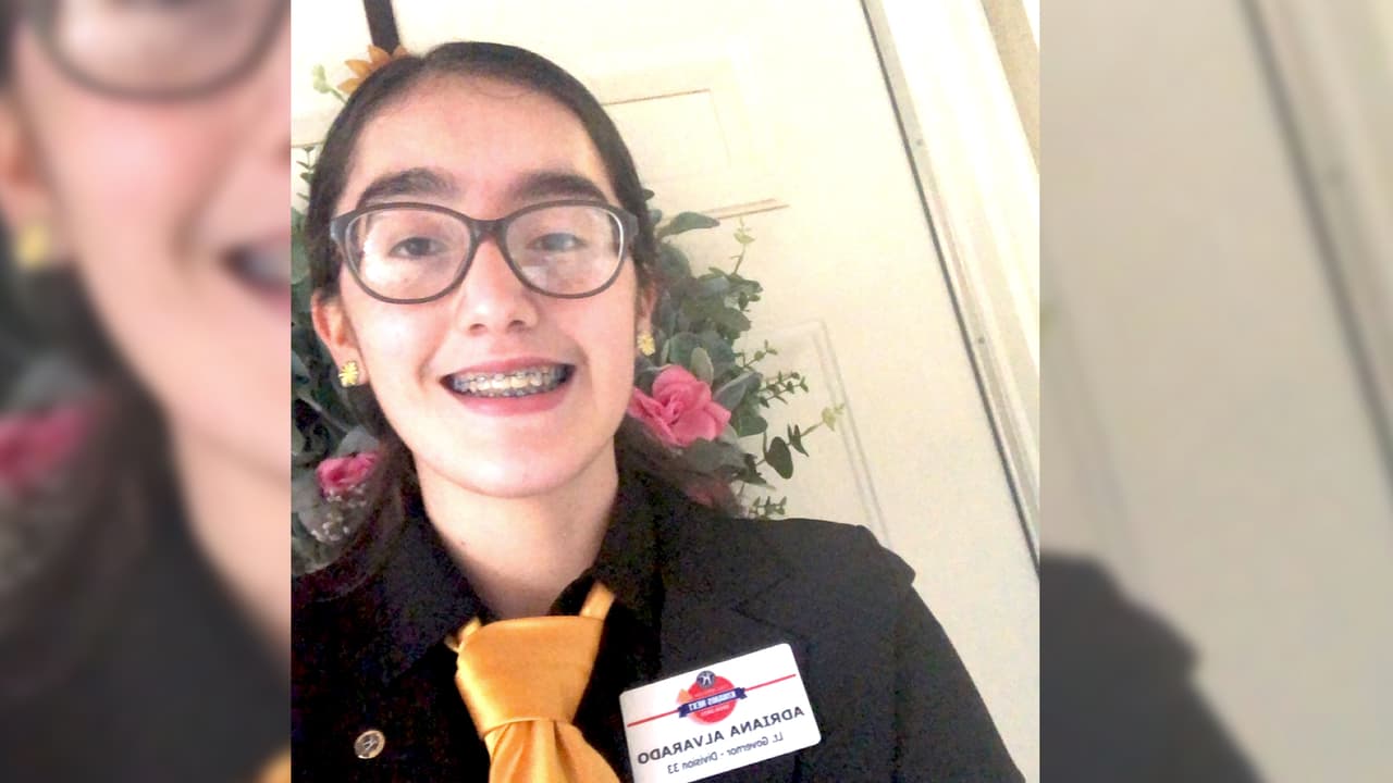 La adolescente destacó por su trabajo en la comunidad, donde ya ha entregado más de 700 horas de voluntariado en Delano. Con un promedio de GPA de 4,52, su madre sólo dice estar muy orgullosa.