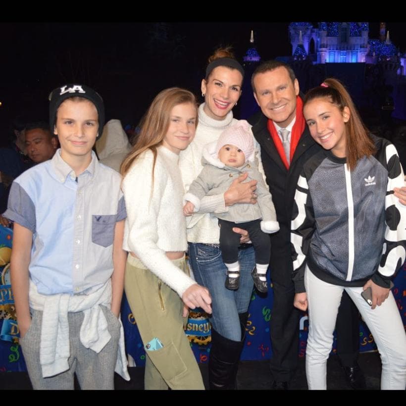 Si algo disfruta Alan Tacher es pasar el tiempo junto a sus hijos, celebrando cada uno de los logros de quienes llama "cachorros", recordando cómo su padre los nombraba a sus hermanos y a él.