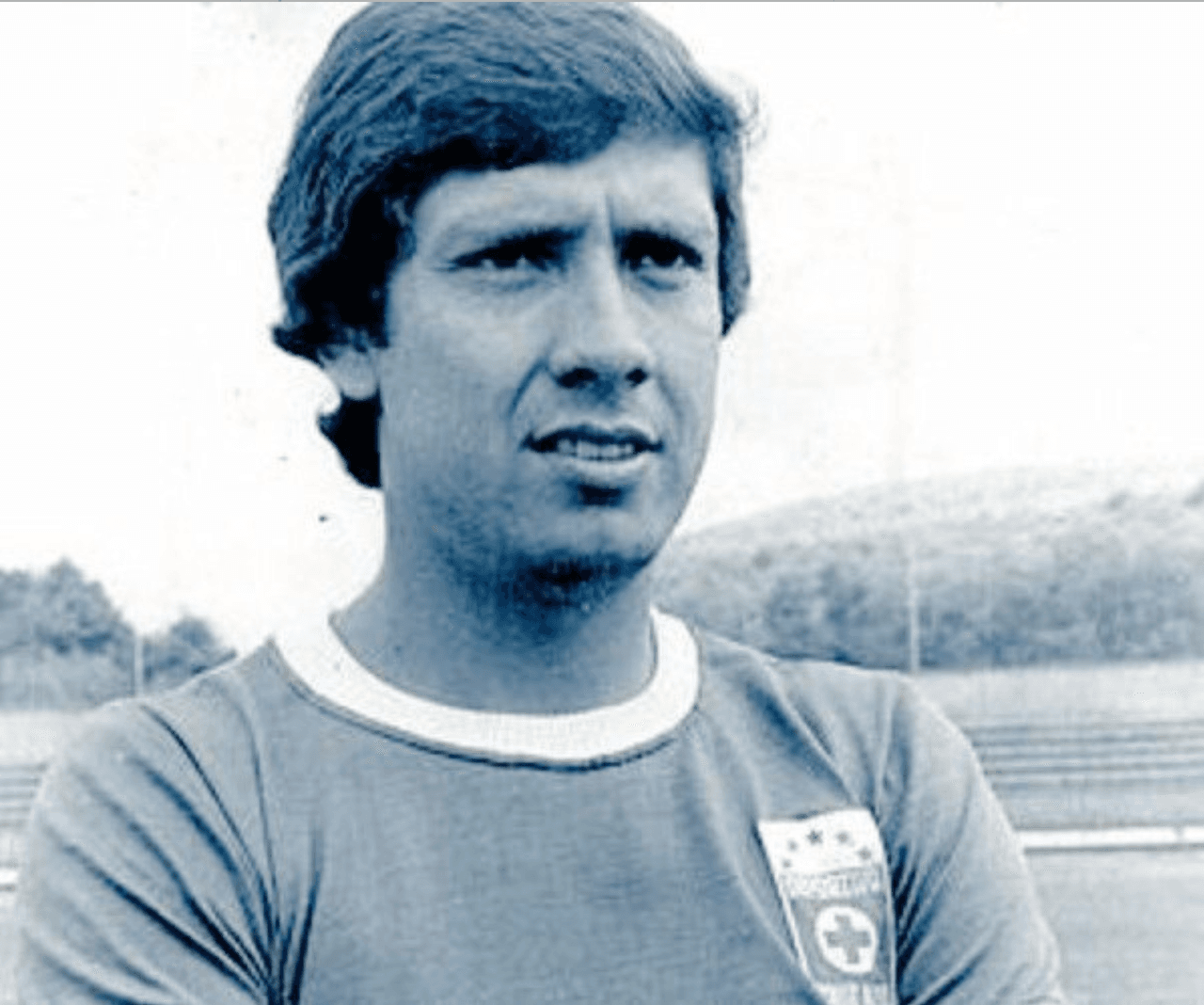 7.- 
<b>Carlos Jara Saguier</b>: Mediocampista que vistió la playera de Cruz Azul de 1975 a 1983. Únicamente salió de su país natal para venir a México y formó parte del bicampeonato celeste en las temporadas 1978-1979 y 1979-1980.