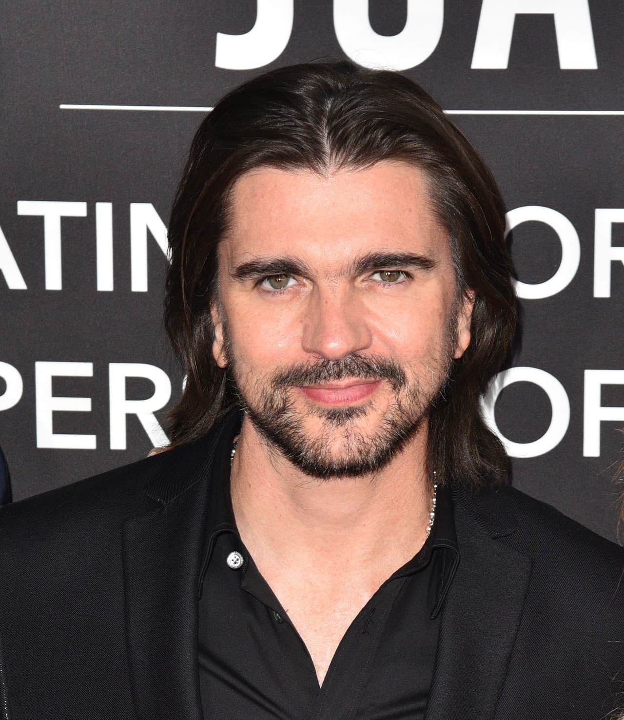 El intérprete de 'Me enamora' no nació llamándose Juanes sino Juan Esteban Aristizábal Vásquez.