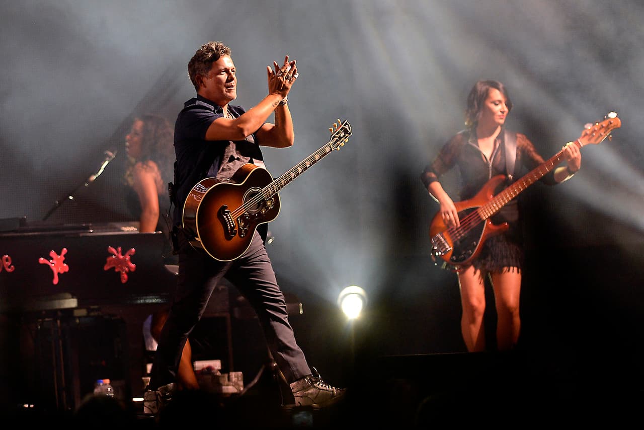 Ahí le regalaron a la hija de Bisbal un par de canciones, 
<b>una pulsera de brillantes</b> y un cofre lleno de buenos deseos para que la niña los lea al ser mayor.