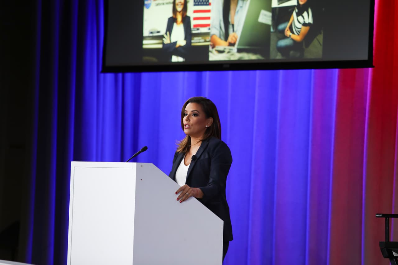 "No es noticia para nadie que los campos de STEM (ciencias, tecnología, ingeniería y matemáticas, por sus siglas en inglés) carecen de diversidad de género y etnicidad", dijo Eva Longoria en el encuentro celebrado en Mountain View, California.