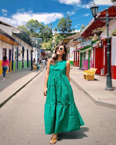 Este lugar es parte del eje cafetero, sus calles son muy coloridas.