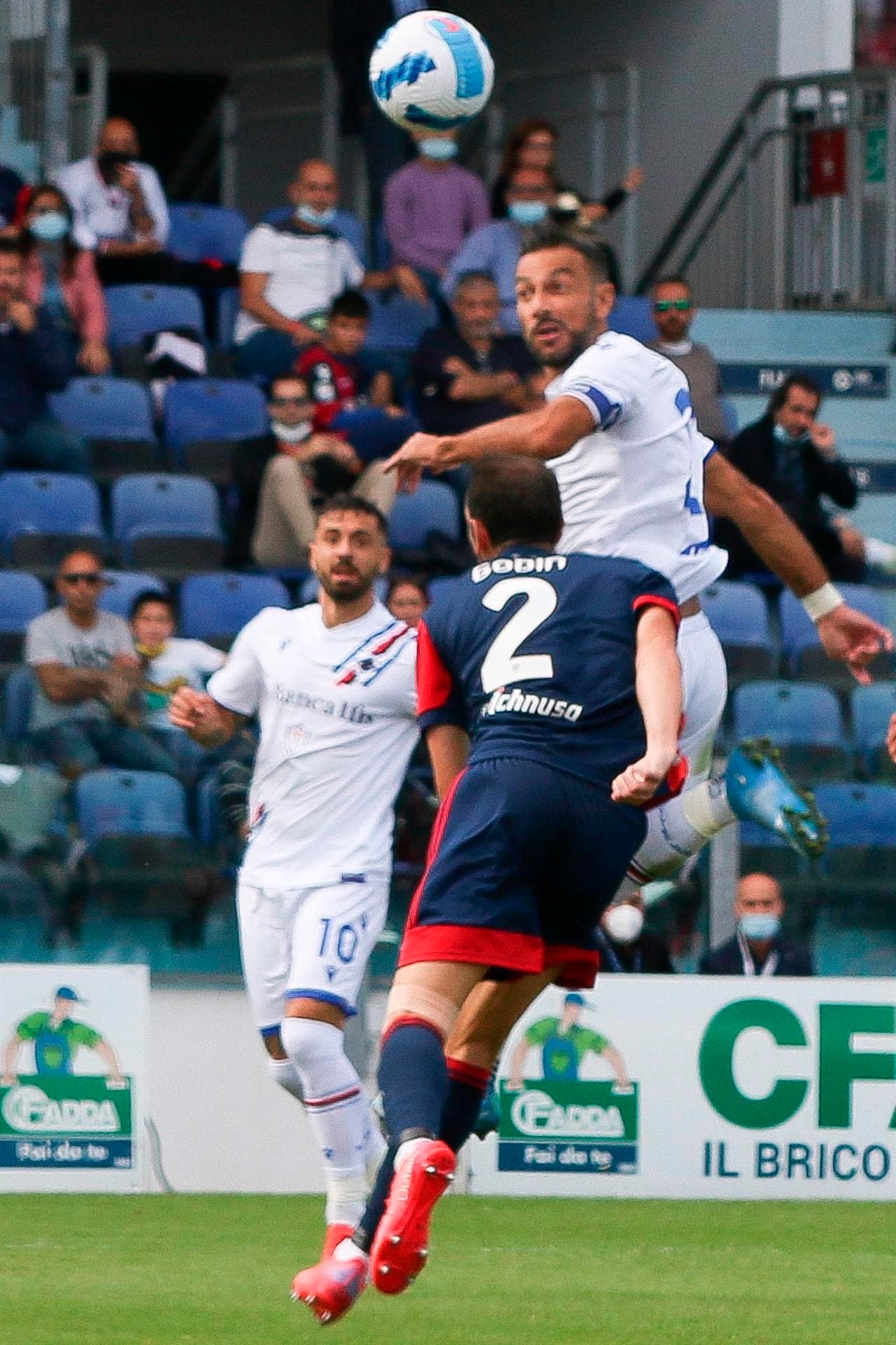Cagliari derrota a la Sampdoria 3-1 durante la octava Jornada en la Serie A. Los locales se quedaron con el triunfo gracias al doblete de Joao Pedro Dos Santos Galvao y la anotación de Martín Cáceres al 74', mientras que para los visitantes, Morthen Thorsby lo logró al 82' del encuentro.
