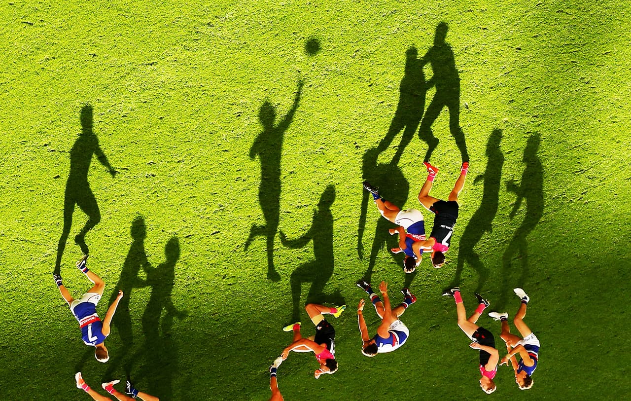 Acá se ve el papel que puede jugar una fotografía desde una panorámica diferente durante un partido de fútbol americano en Australia.