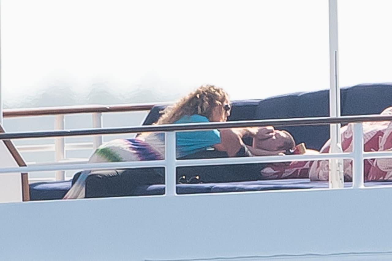 Y ahora disfruta las mieles de la pasión.